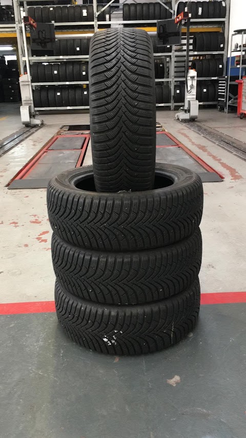 GOMME SERVICE MODENA