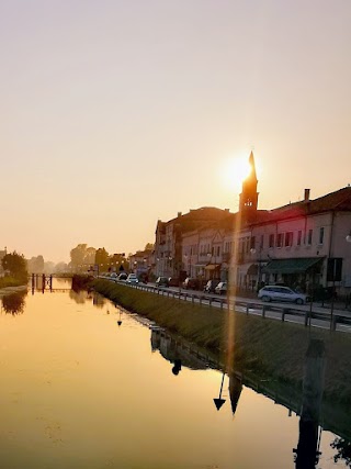 Bar Riviera, di Qui Guohong