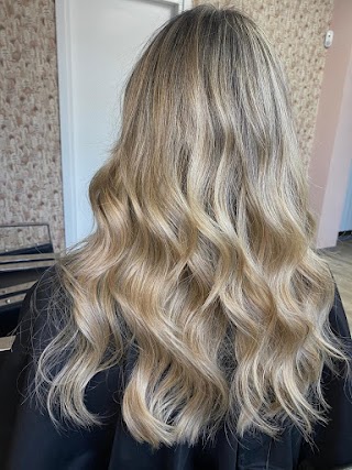 AMANDOMI - PARRUCCHIERE - BALAYAGE SPECIALIST