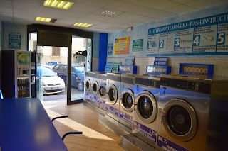 LAVANDERIA SELF SERVICE WASH & DRY