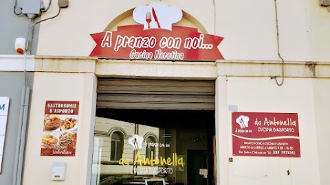 Pronto forno a pranzo da Antonella, cucina d'asporto