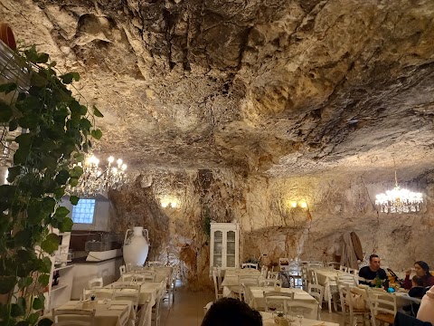 Ristorante la Grotta degli Avi