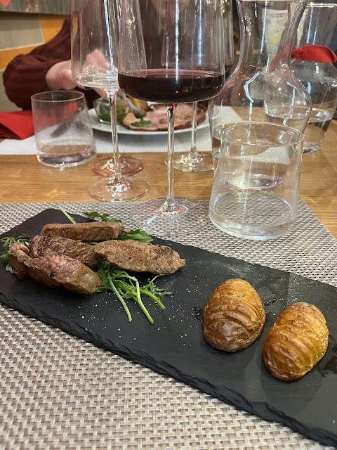 Osteria Il Re D'egli Ignoranti. Piatti tipici piemontesi. San Martino Alfieri (Asti)