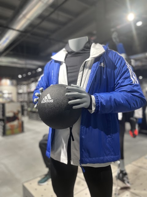 adidas Outlet Store Vicolungo