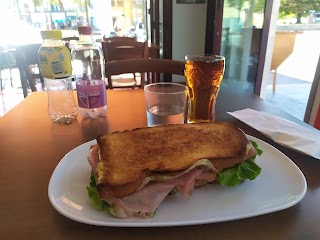 Bar paninoteca alla stazione