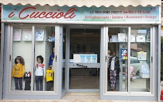 I Cuccioli Abbigliamento Outlet Grandi Firme Intimo Accesori 0/16 anni