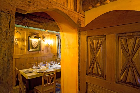 MAISON BLANCHE ski restaurant