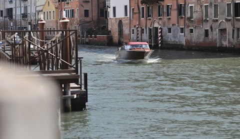 Cà d'Oro apartment - Canal view - Venice vacation rental