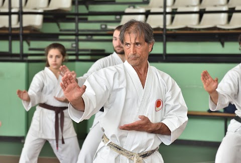 A.S.D. SPORT CLUB CORBETTA Karate e Tai Chi antico stile yang