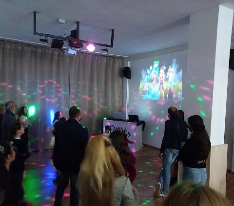 Sala feste - animazione - fuori di festa