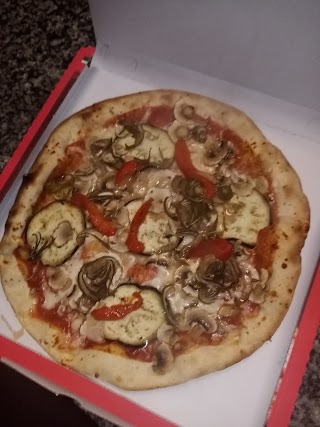 Pizzeria "QualunquementePizza"