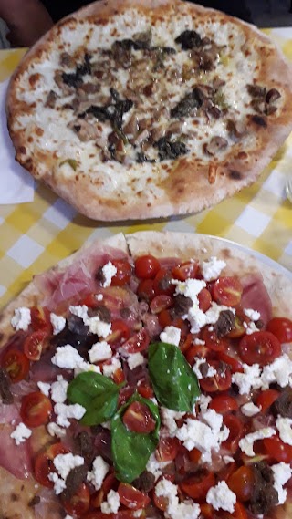 Trattoria Pizzeria Forno a Legna King Maxflower