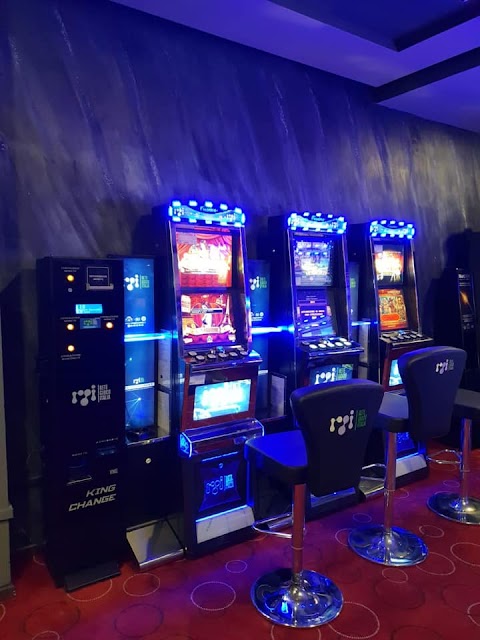 Play House Sala Slot & VLT