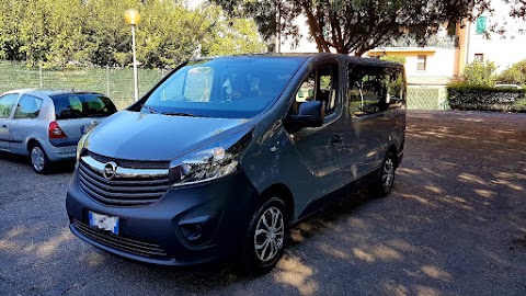 Autonoleggio - Noleggio auto con conducente - low cost - 9 posti con Wifi