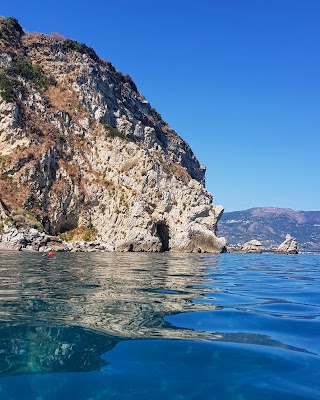 Mongiove Spiaggia e Grotte di Valle Tindari