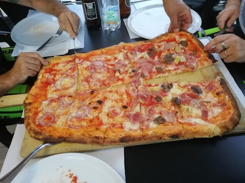 Stuzzico Pizzeria