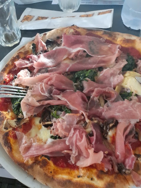 Pizza in Tavola