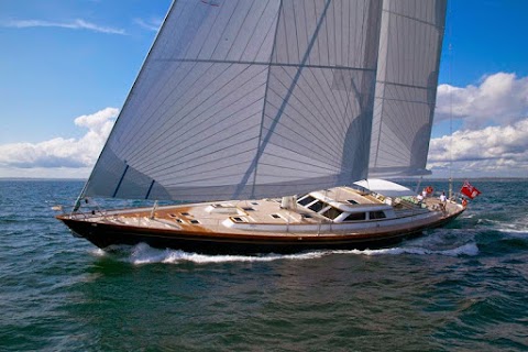 AM Charter srl Noleggio Yacht