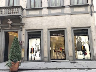 PRADA Firenze Via de' Tornabuoni