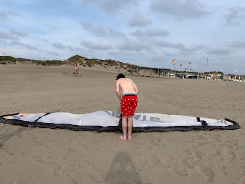 Scuola Kitesurf Roma - Kitesurfing Ostia