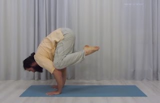 ACCADEMIA DI YOGA HIMALAYA