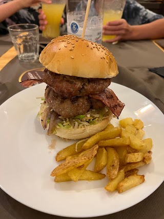 Garibaldi Steakhouse Monopoli