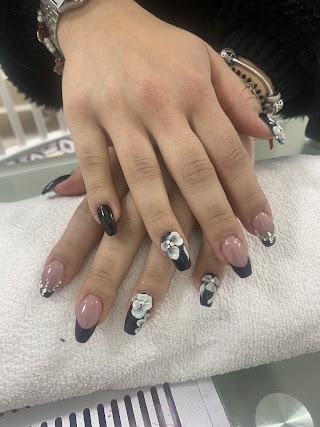 Mo Mo Nails Spa