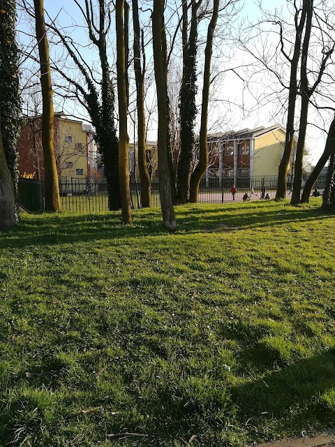 Scuola Primaria "Ezio Franceschini"