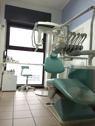 Studio Dentistico ODONTOTEAM sas di Usuelli G. e C.