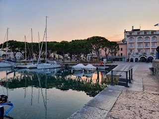 DOLPHIN BOAT - Noleggio barche Desenzano