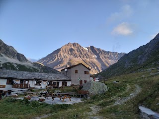 Refuge d'Entre Deux Eaux