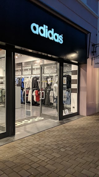 adidas Outlet Store Agira, Sicilia Outlet Village