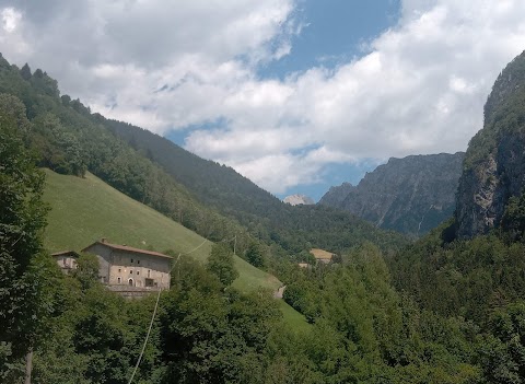 Baita Valle Azzurra - Ostello e ristorante