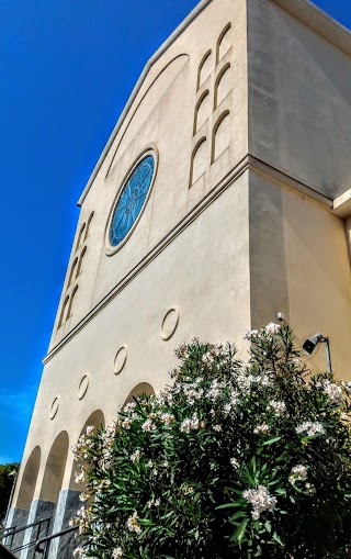 Chiesa di Santa Teresa del Bambin Gesù e San Pietro Apostolo