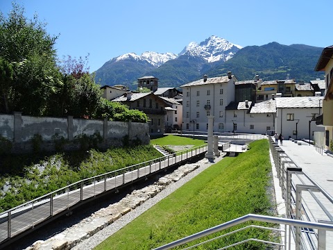 Piazza Severino Caveri