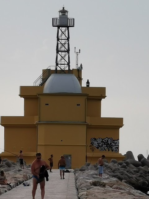 Tuffi Al Faro Di Punta S. Wonderful Youngness