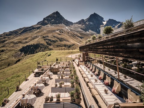 Paradiso Mountain Club & Restaurant