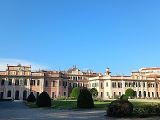 Giardini e Palazzo Estensi