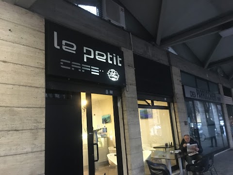 Le petit cafè