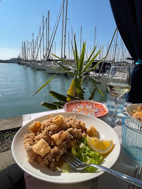 Ristorante al porto Il Confine