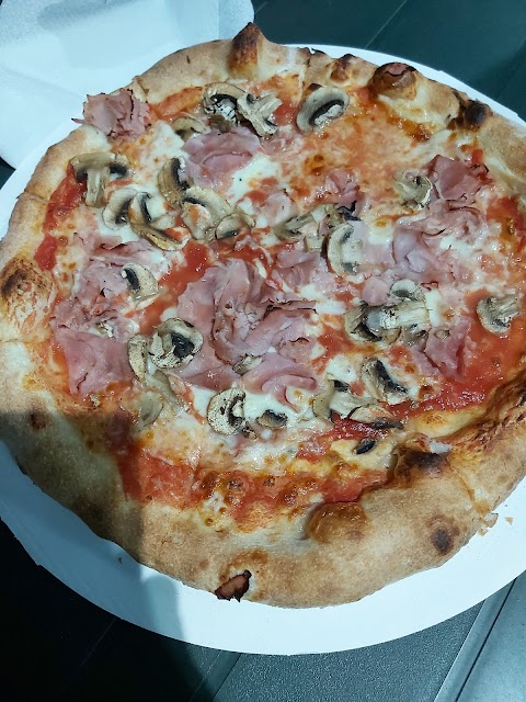 Annamaria’s pizza