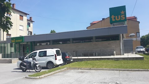Tuš market Divača