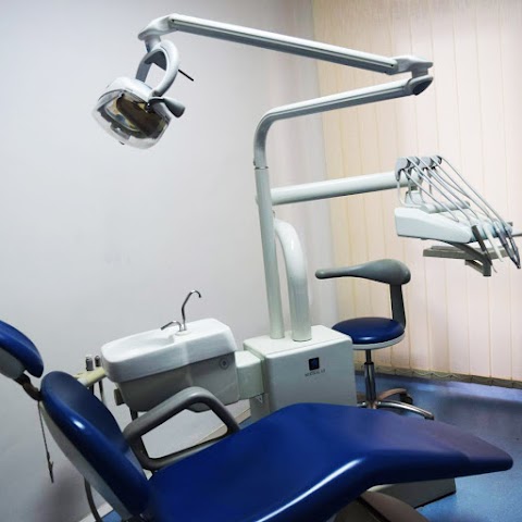 Studio Dentistico Odontoiatrico Esposito Carlo Dott.