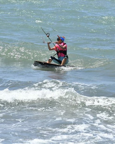 scuola kitesurf, windsurf, wingfoil e surf. "Pierschool"