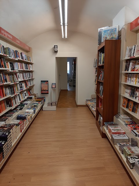 Mondadori Bookstore