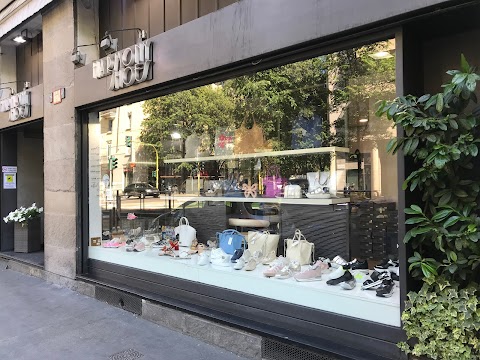 Harmony Shoes :Moschino, Premiata,Armani,Borbonese , Patrizia Pepe e Carmens [Rivenditori Negozi a Milano ]