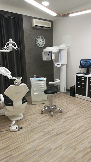 Studio Dentistico Trastevere Dott. Luca Roccati Cossu