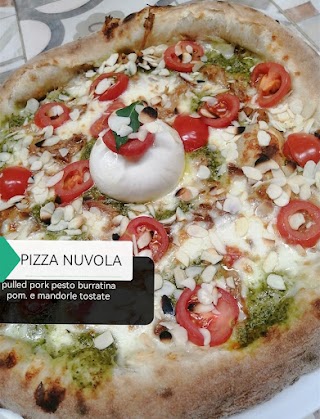 PIZZERIA MEZZALUNA