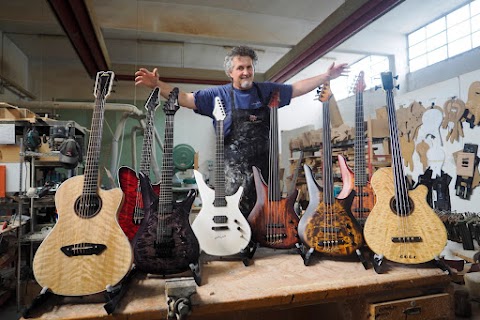 Manne Guitars di Andrea Ballarin