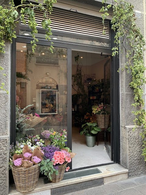 Frida's Busto Arsizio Italian Flower Stores